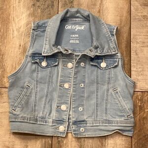 Kid’s Cat & Jack Denim Vest - Size S (6/6x)